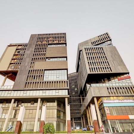 ホテル Super Townhouse Rajyash Rise Sarkhej エクステリア 写真