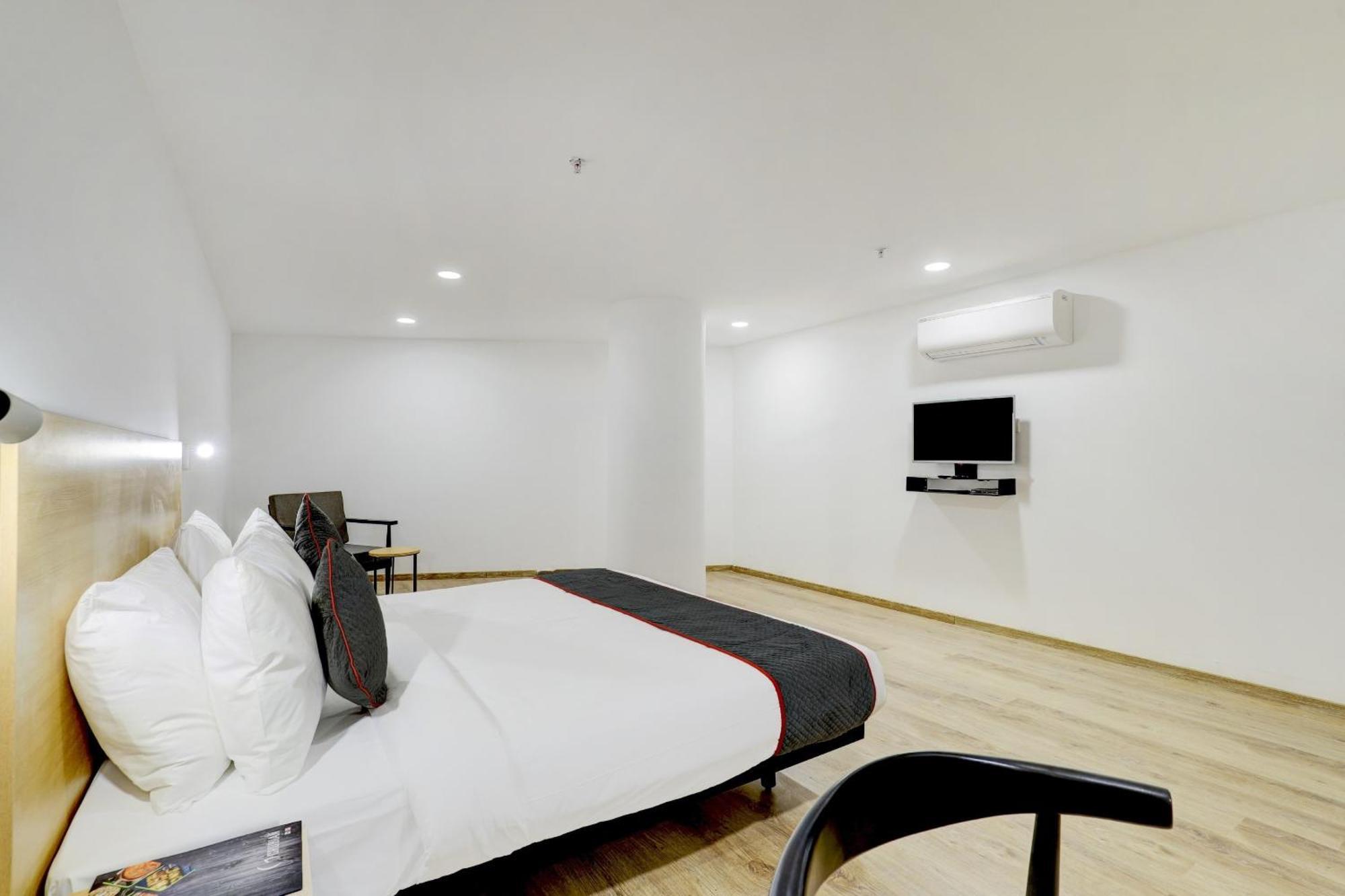 ホテル Super Townhouse Rajyash Rise Sarkhej エクステリア 写真