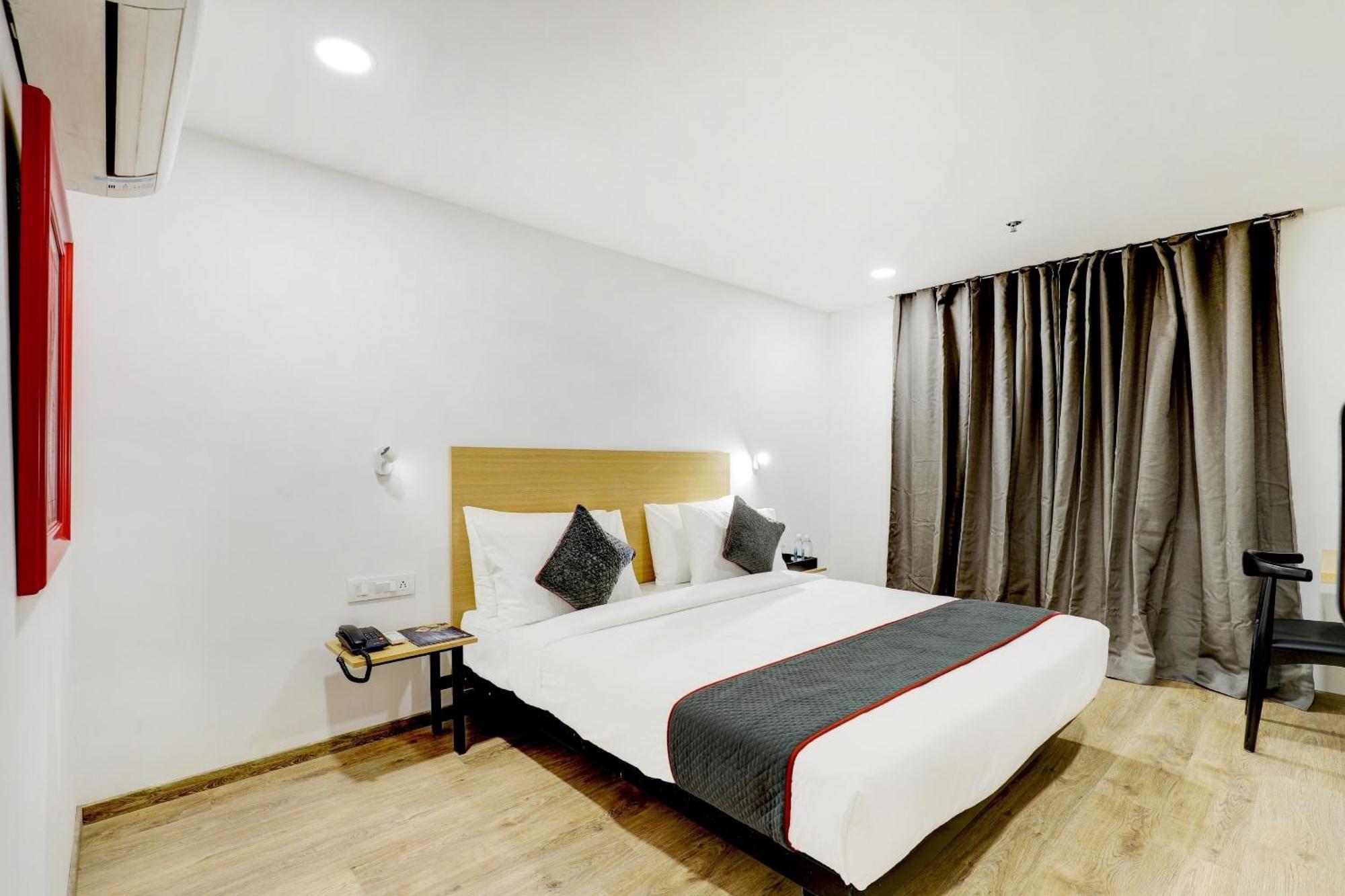 ホテル Super Townhouse Rajyash Rise Sarkhej エクステリア 写真