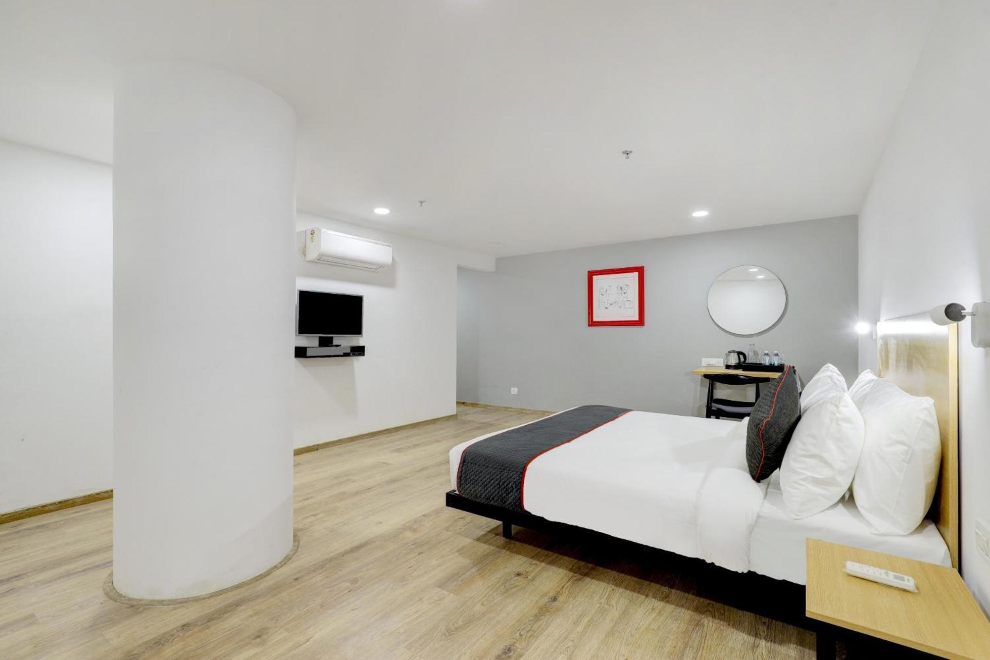 ホテル Super Townhouse Rajyash Rise Sarkhej エクステリア 写真
