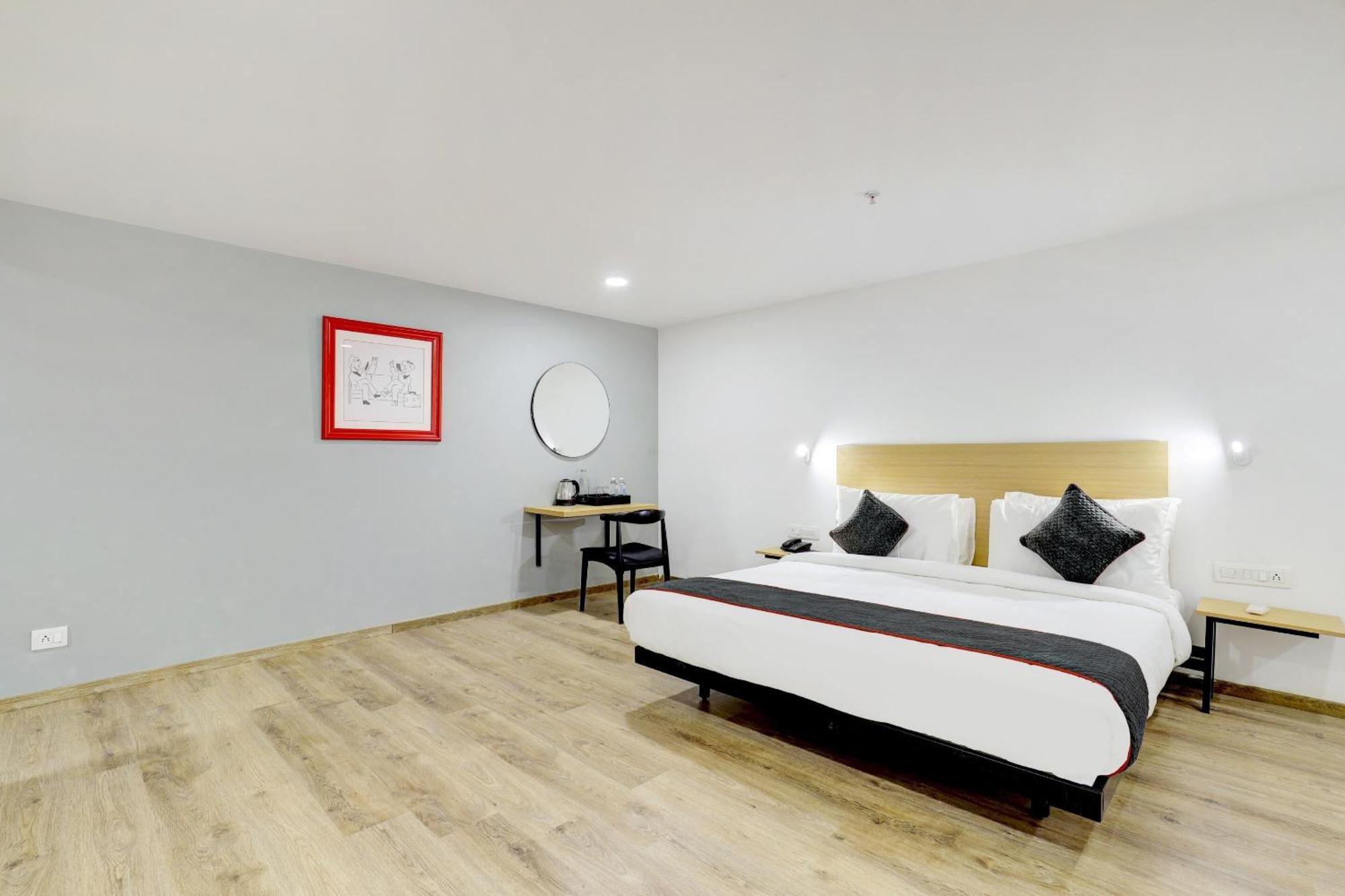 ホテル Super Townhouse Rajyash Rise Sarkhej エクステリア 写真